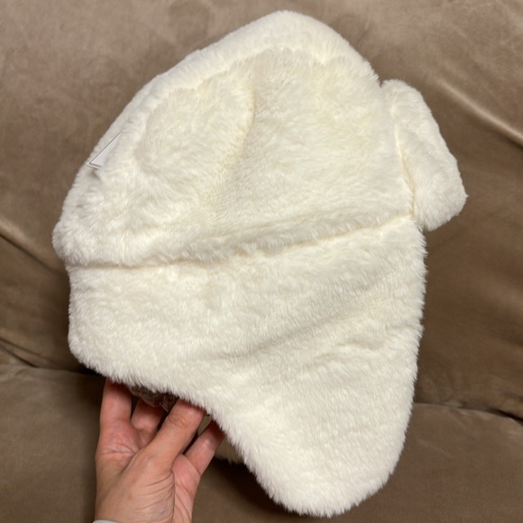 Bundle Faux Fur scarf 🧣& Trapper Hat -Ivory - Picture 7 of 17
